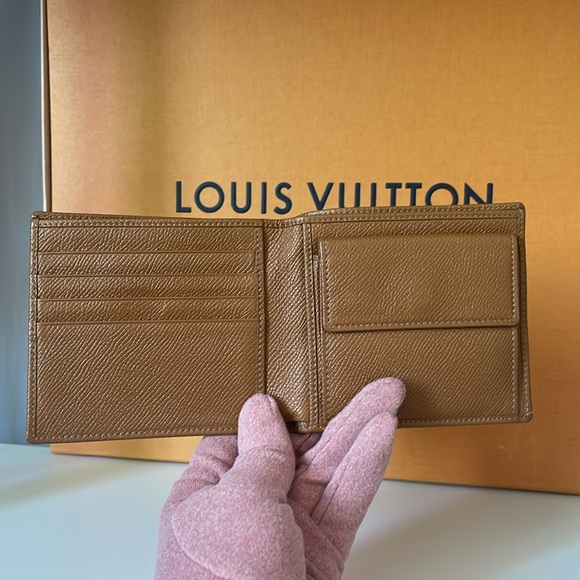 BVLGARI MEN’S WALLET - Picture 2 of 9